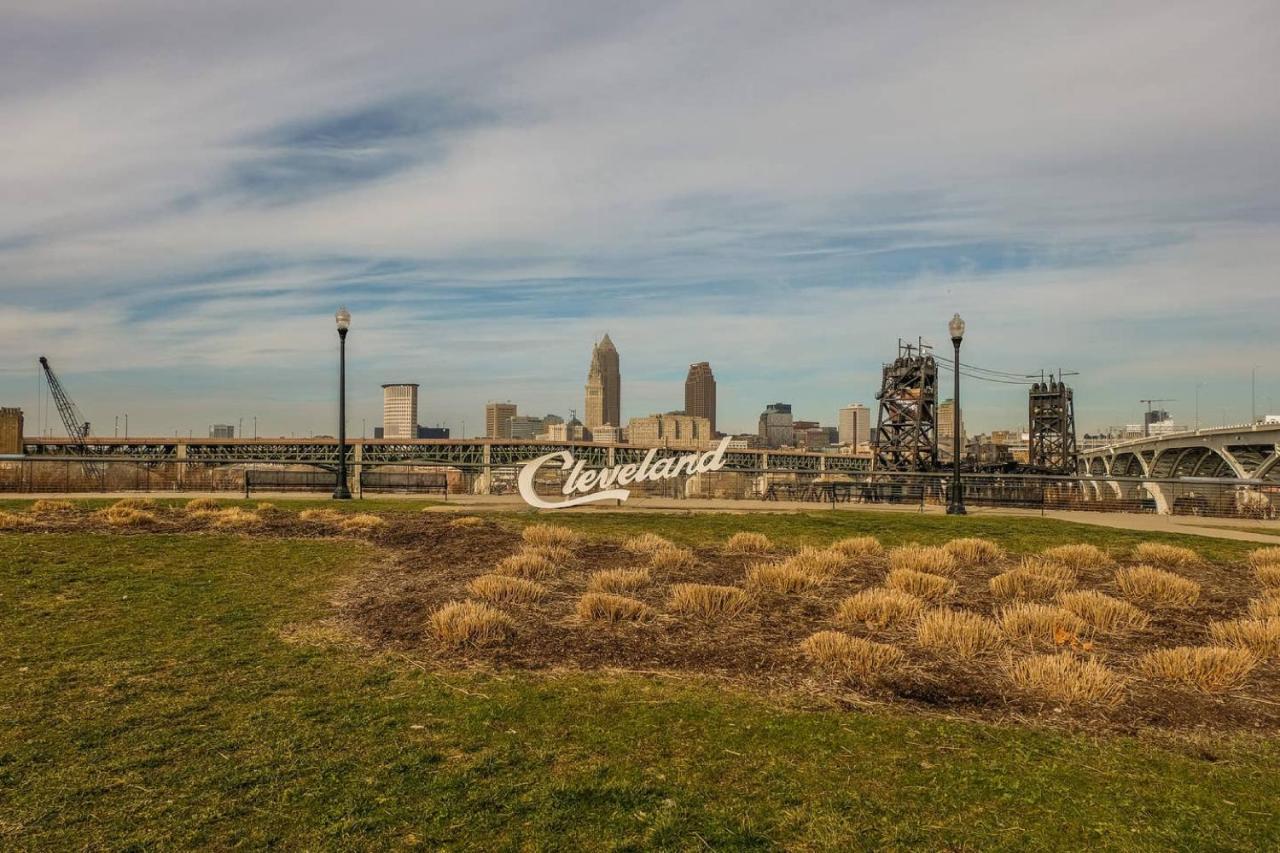 Frontdesk Athlon Apts Downtown Cleveland Appartement Buitenkant foto