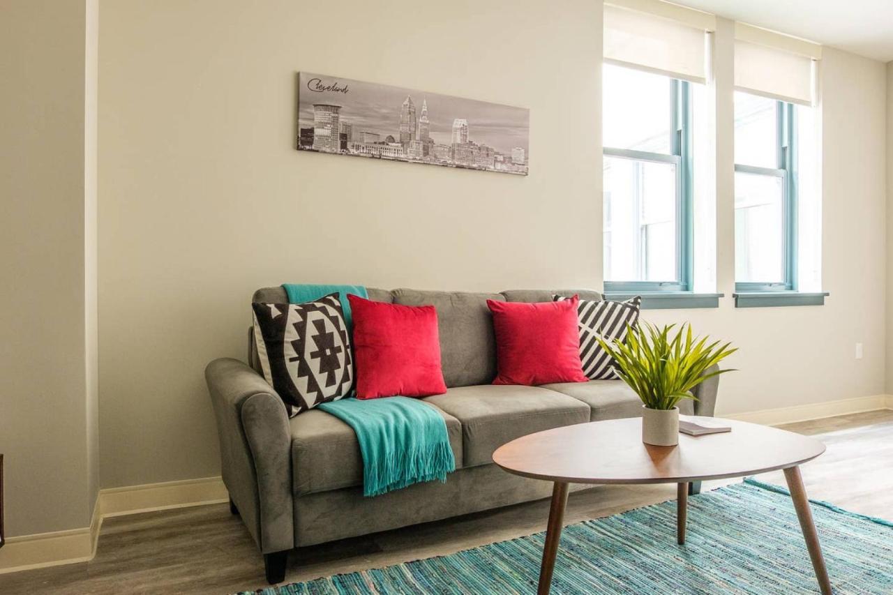 Frontdesk Athlon Apts Downtown Cleveland Appartement Buitenkant foto